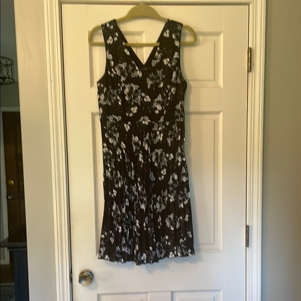 Banana Republic Elegant Black Floral Dress—Size 6
